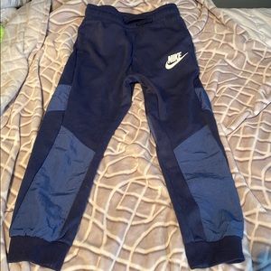 nike sweatpants kids size medium